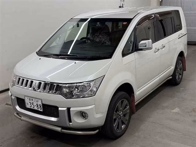 MITSUBISHI DELICA D:5