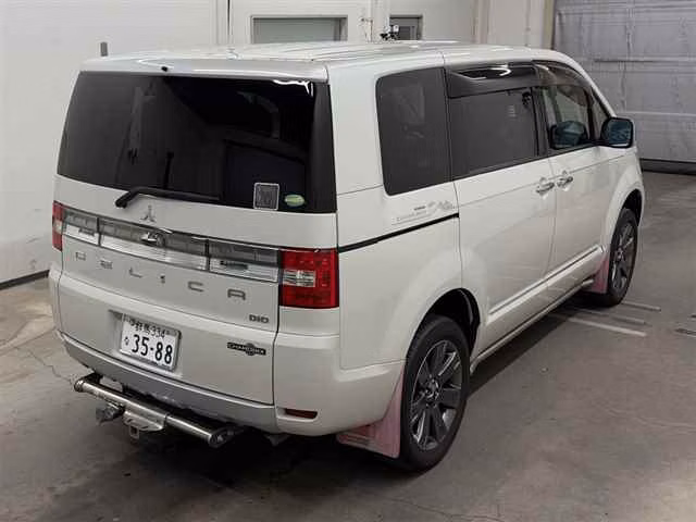 MITSUBISHI DELICA D:5