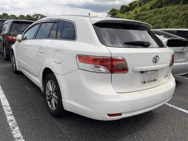 TOYOTA AVENSIS