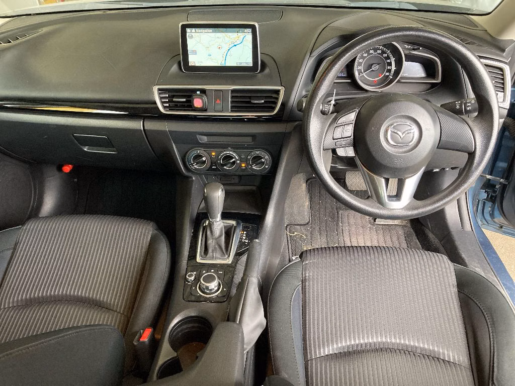 MAZDA AXELA