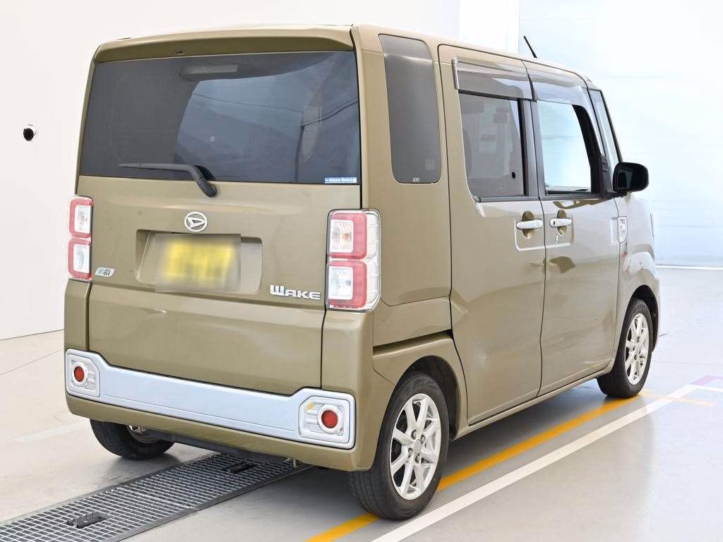 DAIHATSU WAKE