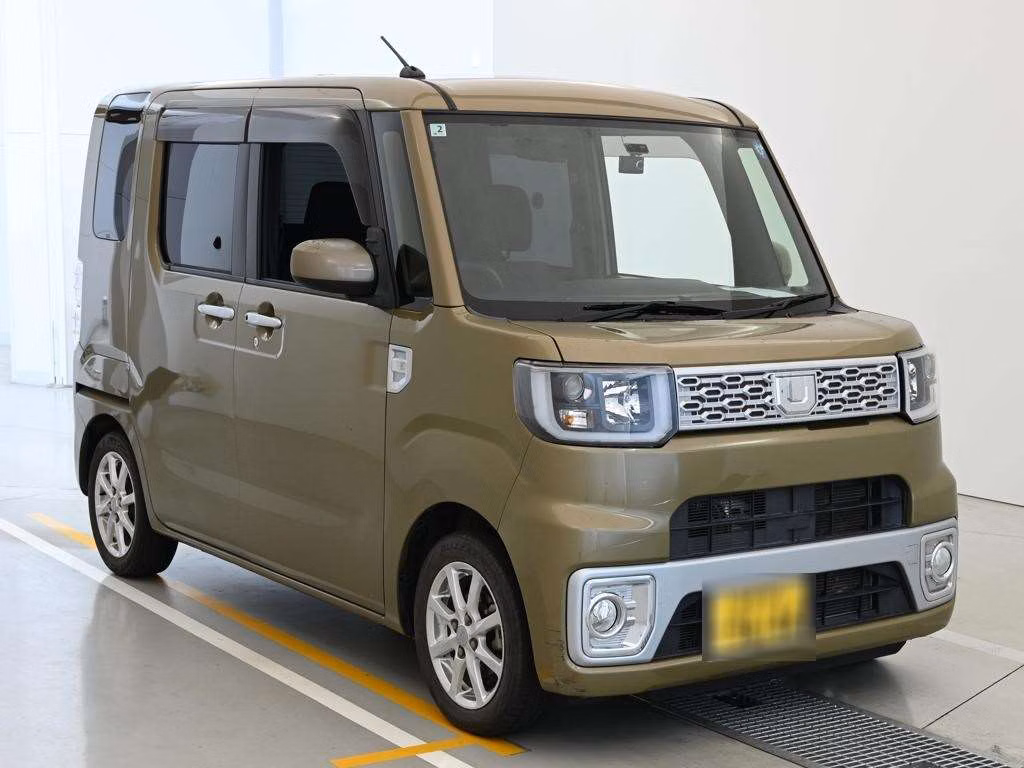 DAIHATSU WAKE