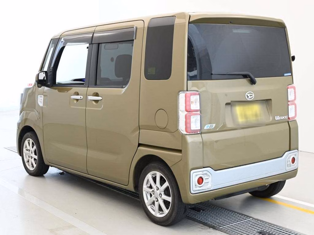 DAIHATSU WAKE