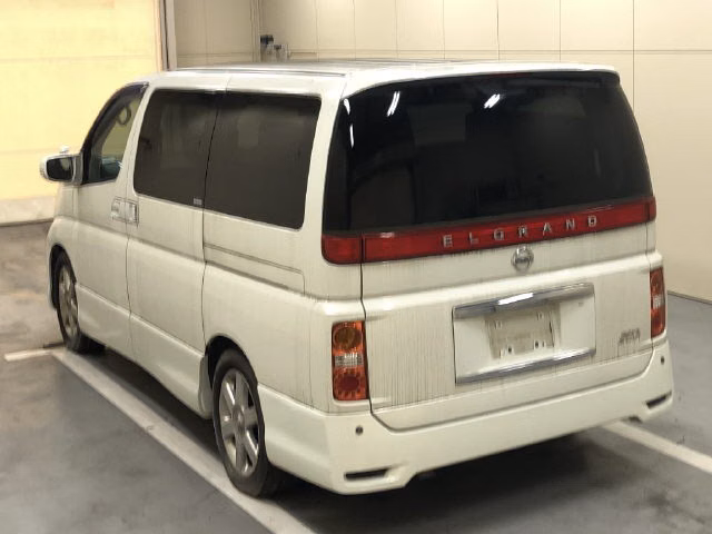 NISSAN ELGRAND