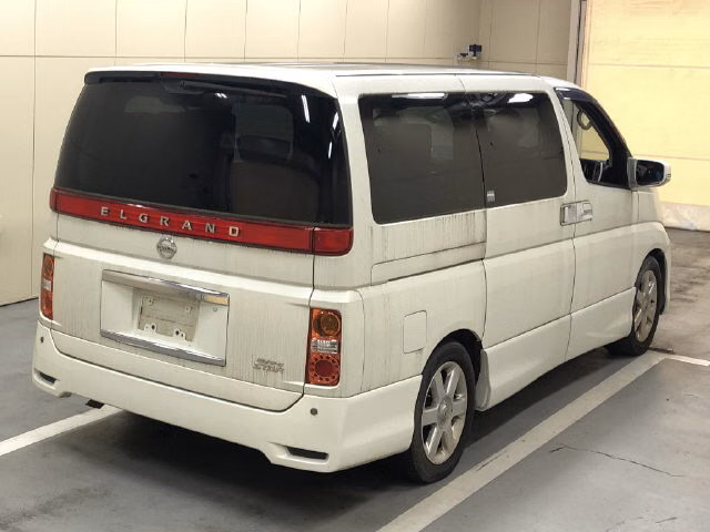 NISSAN ELGRAND