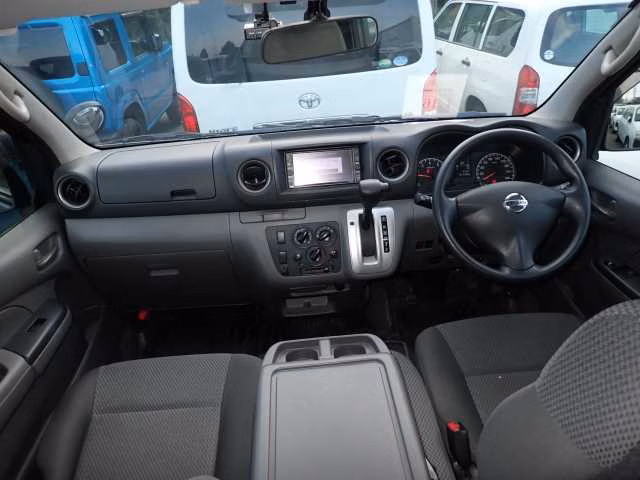 NISSAN NV350 CARAVAN