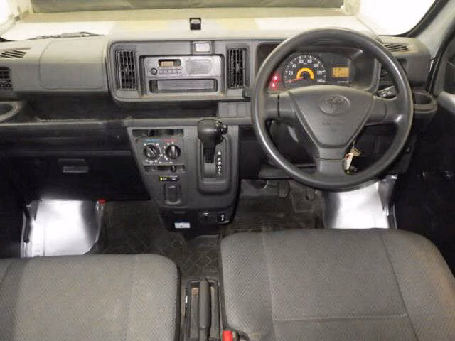 TOYOTA PIXIS VAN