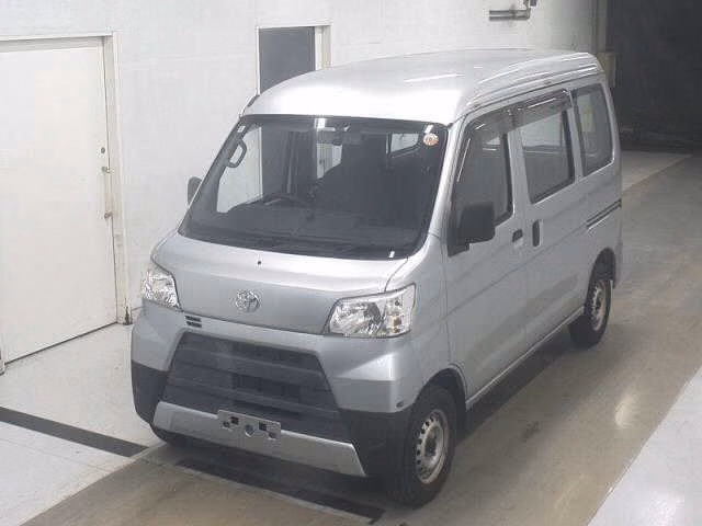 TOYOTA PIXIS VAN