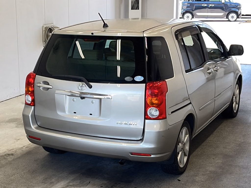 TOYOTA RAUM