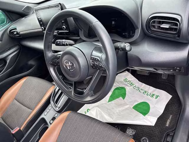 TOYOTA YARIS CROSS