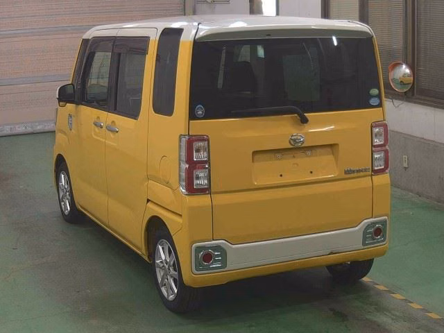 DAIHATSU WAKE
