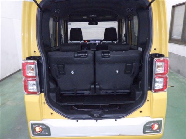 DAIHATSU WAKE