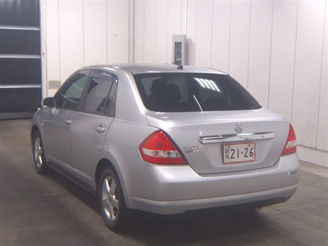 NISSAN TIIDA LATIO