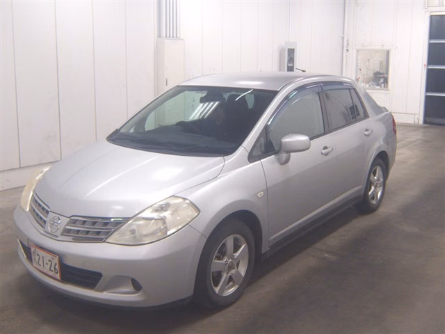 NISSAN TIIDA LATIO