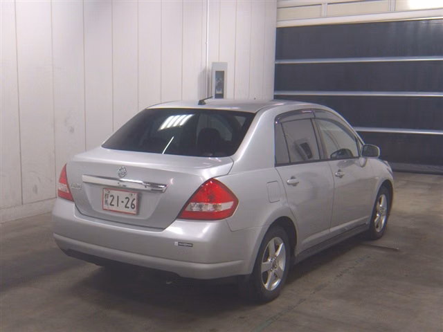 NISSAN TIIDA LATIO