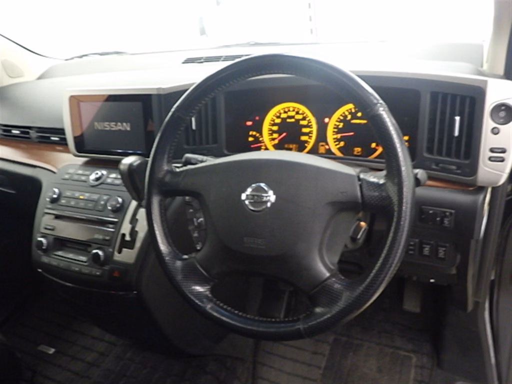 NISSAN ELGRAND