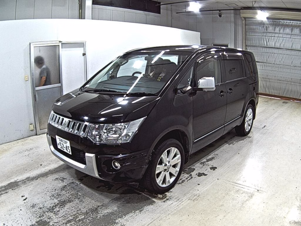 MITSUBISHI DELICA D:5