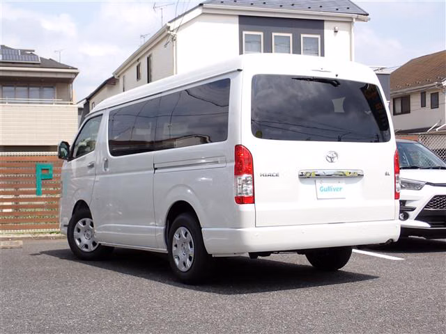 TOYOTA HIACE