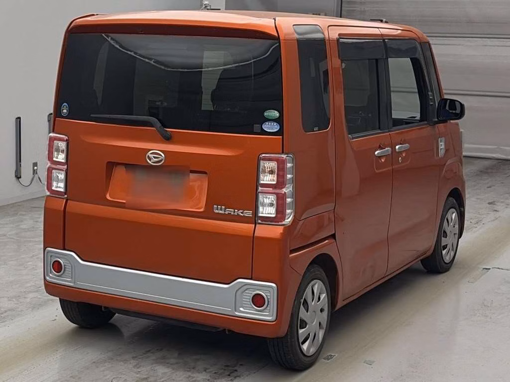 DAIHATSU WAKE