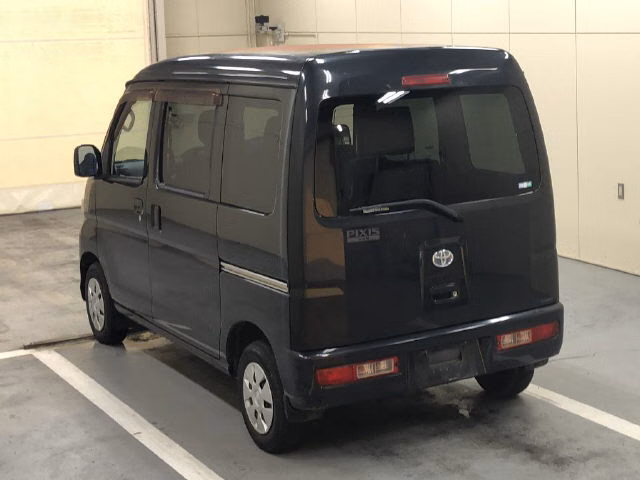 TOYOTA PIXIS VAN