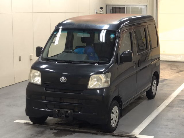 TOYOTA PIXIS VAN