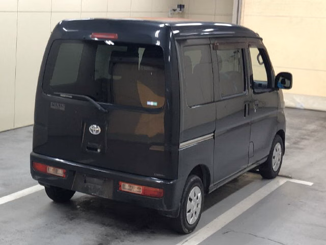 TOYOTA PIXIS VAN