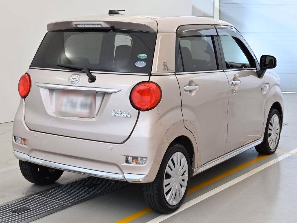DAIHATSU CAST