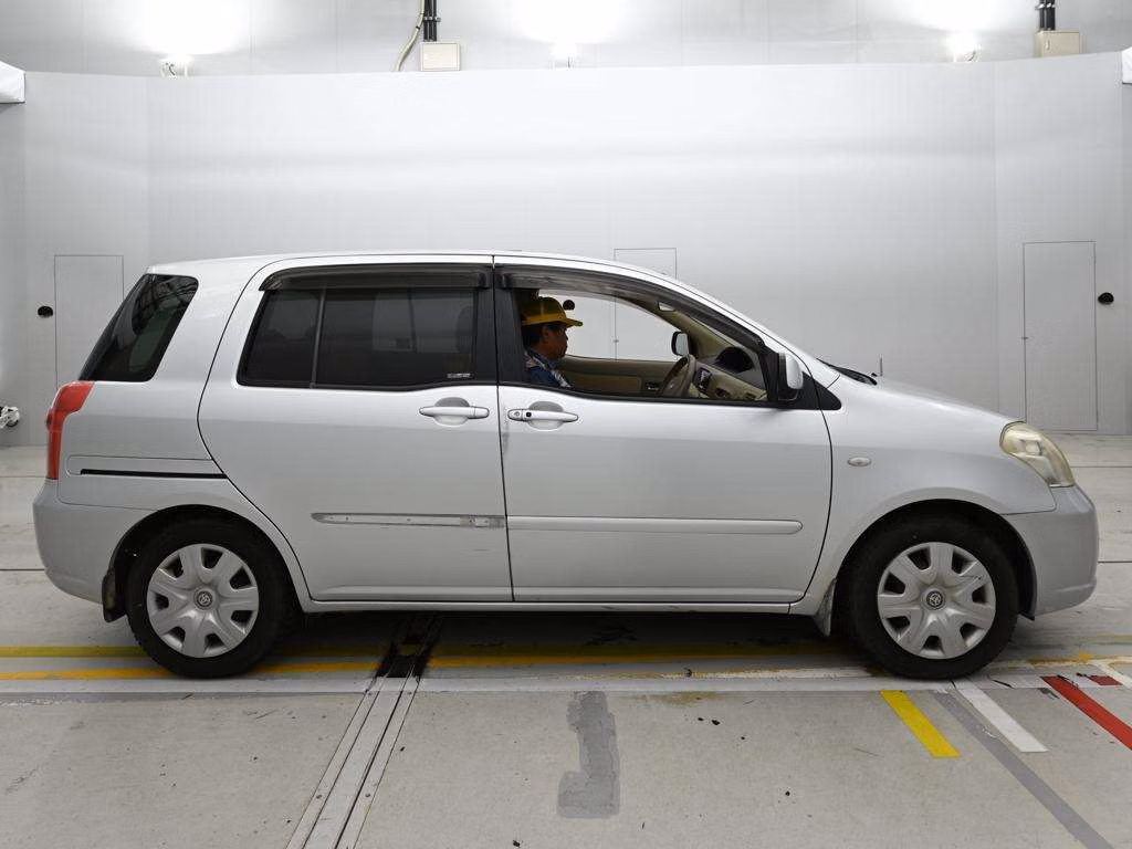 TOYOTA RAUM