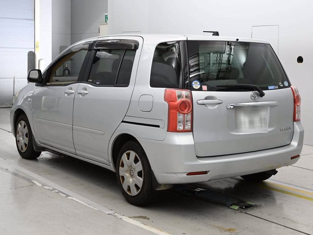 TOYOTA RAUM