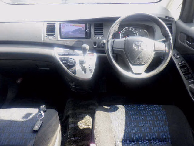 TOYOTA ISIS