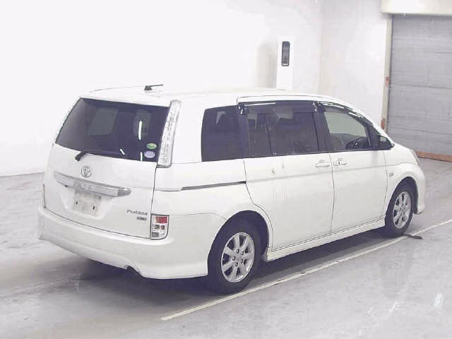 TOYOTA ISIS