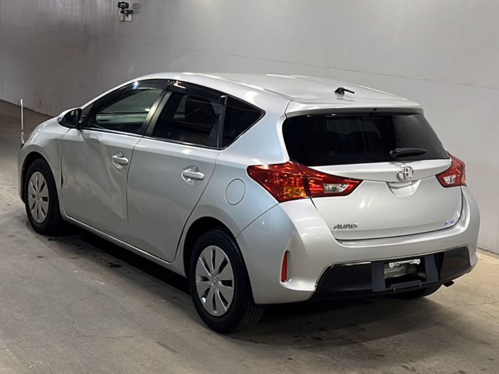 TOYOTA AURIS