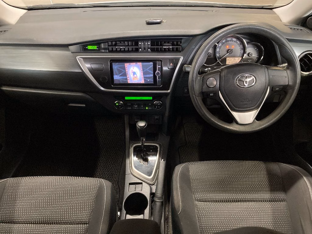 TOYOTA AURIS
