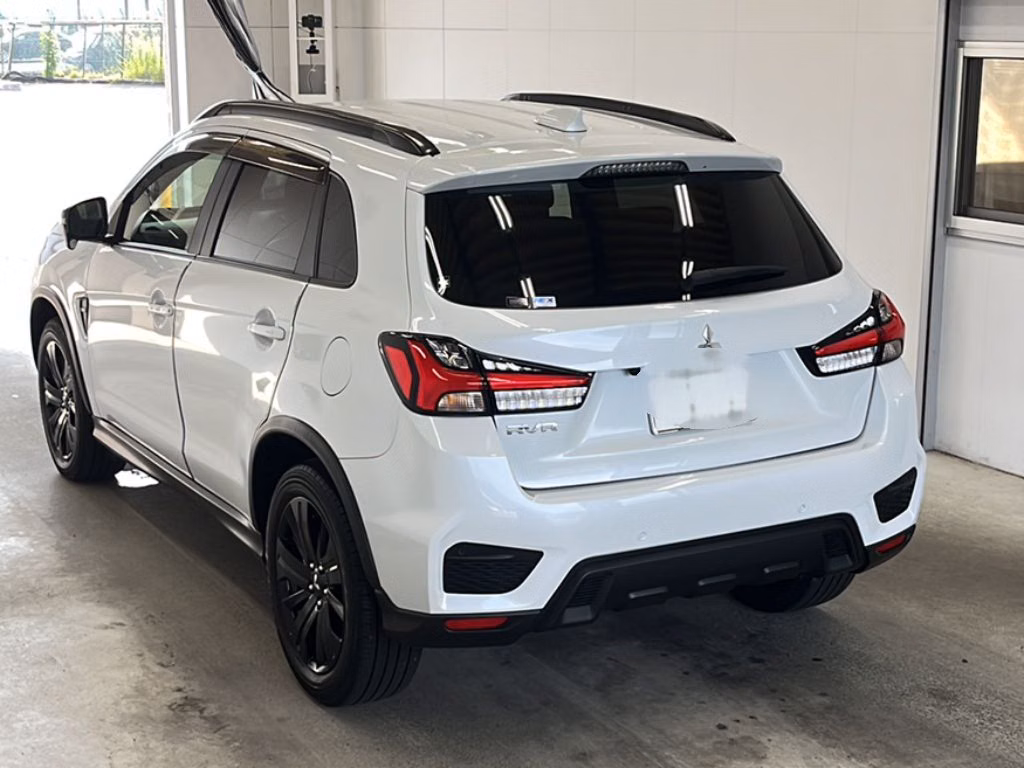 MITSUBISHI RVR