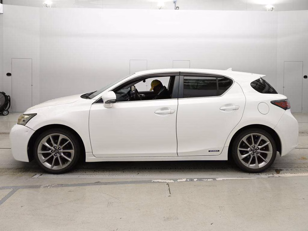 LEXUS CT200H