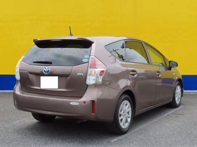 TOYOTA PRIUS ALPHA