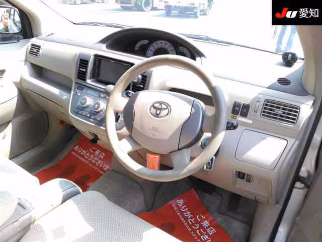 TOYOTA RAUM