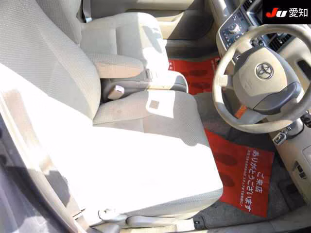 TOYOTA RAUM