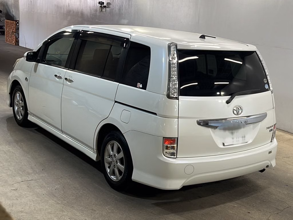 TOYOTA ISIS