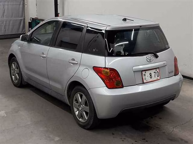 TOYOTA IST
