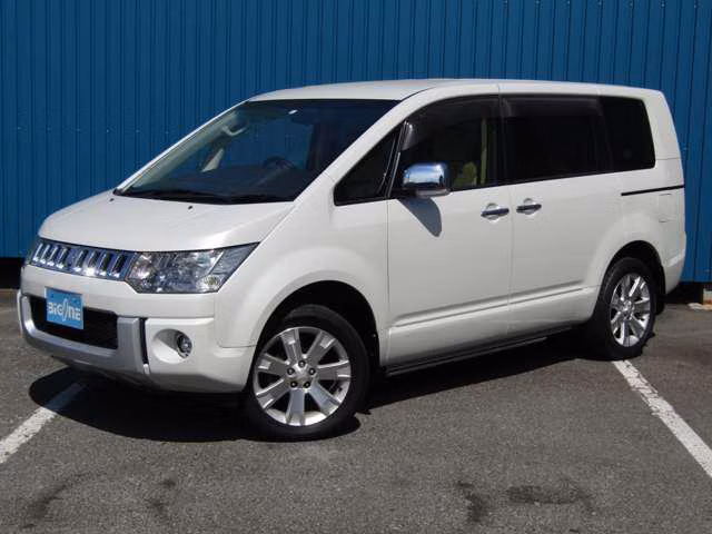 MITSUBISHI DELICA D:5