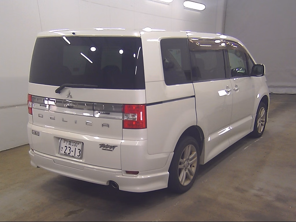 MITSUBISHI DELICA D:5