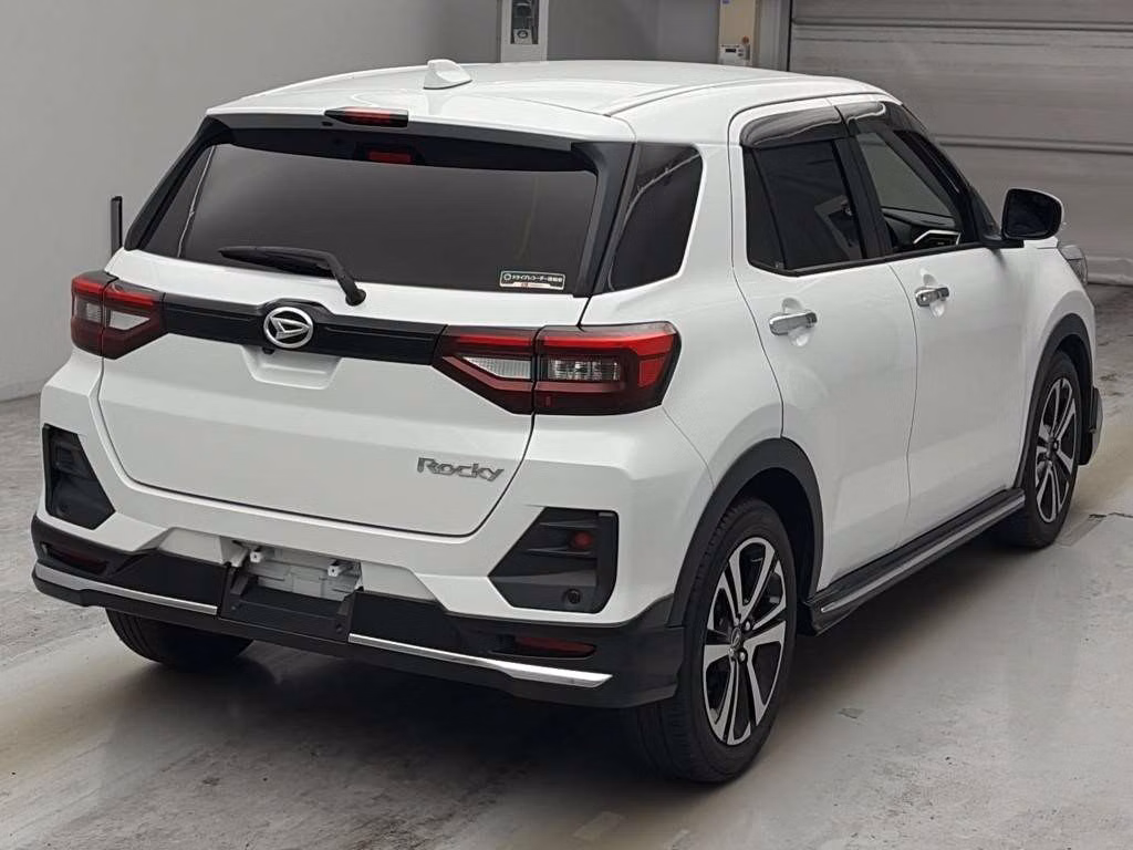 DAIHATSU ROCKY