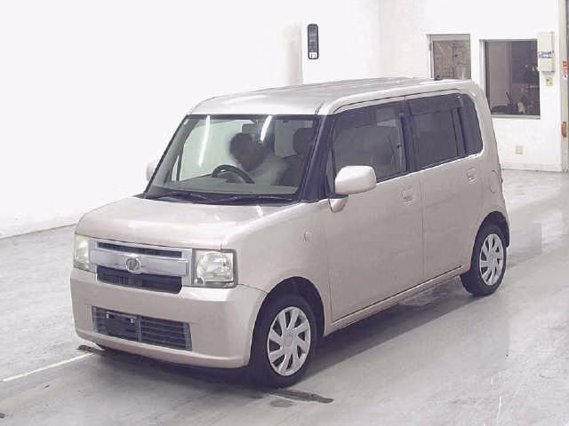 DAIHATSU MOVE CONTE