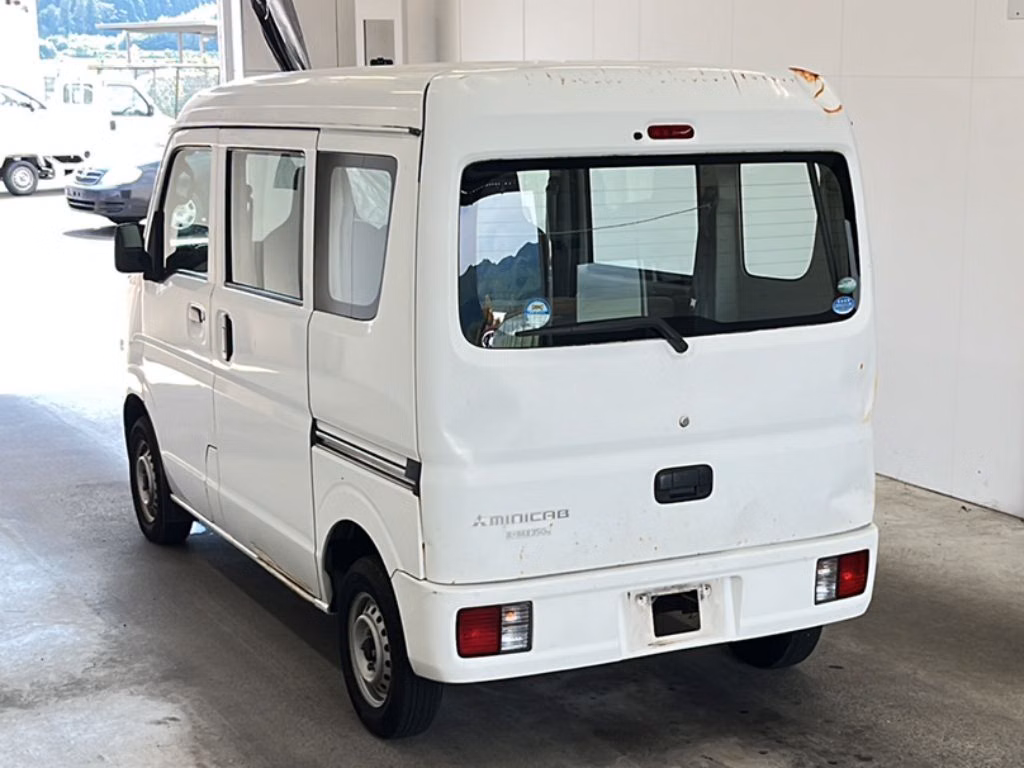 MITSUBISHI MINICAB