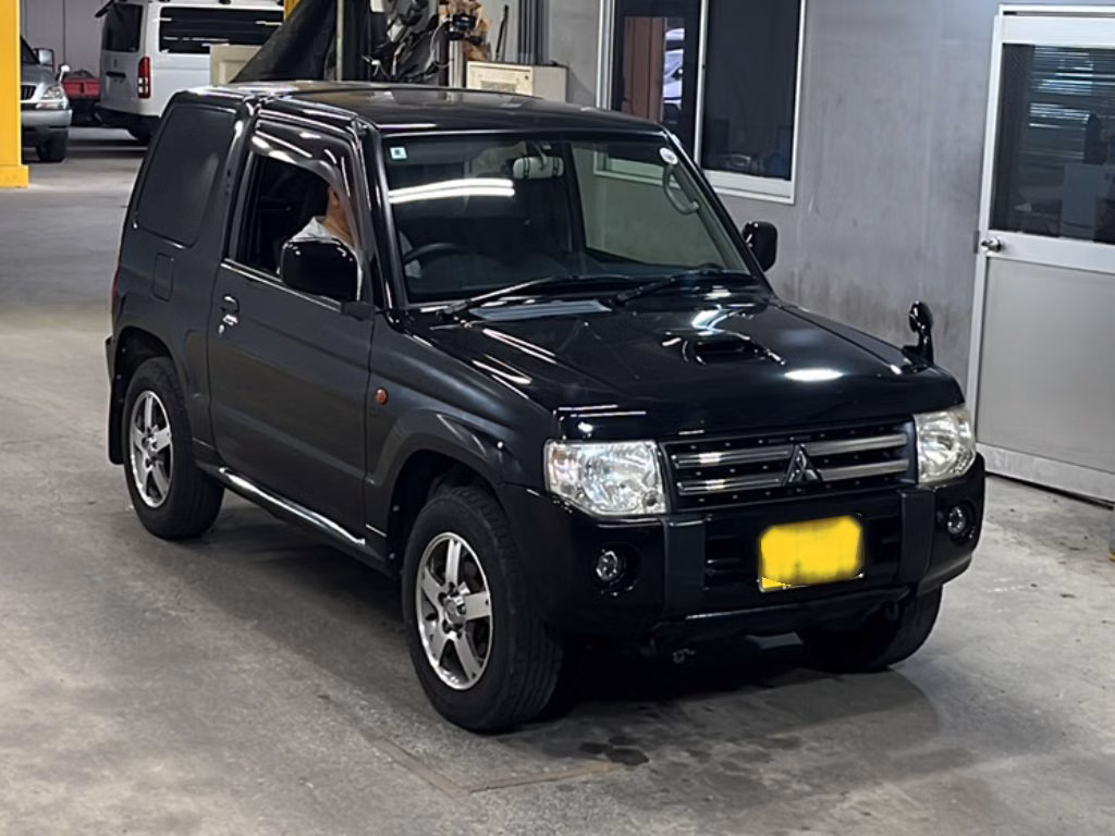 MITSUBISHI PAJERO MINI