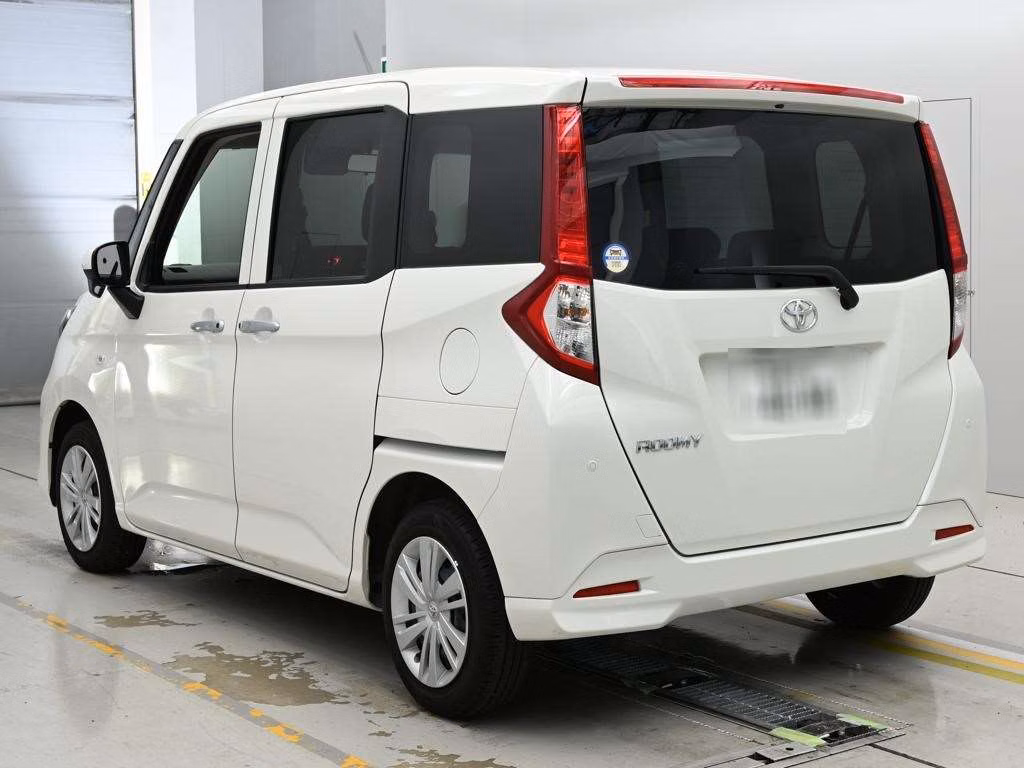 TOYOTA ROOMY