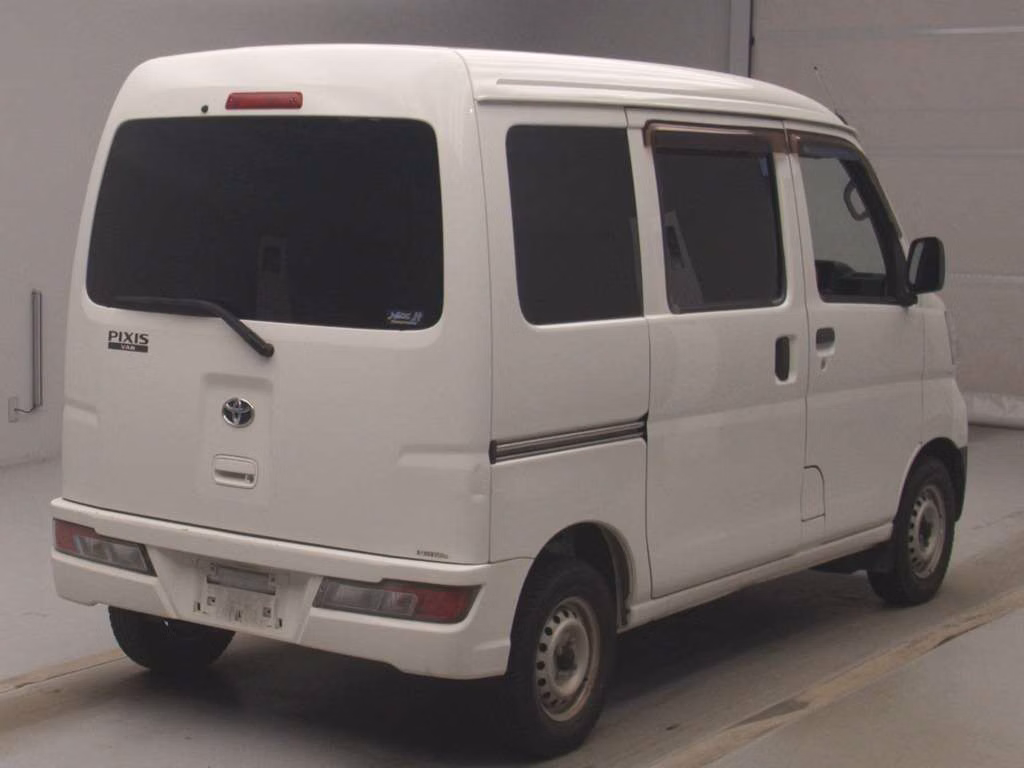 TOYOTA PIXIS VAN