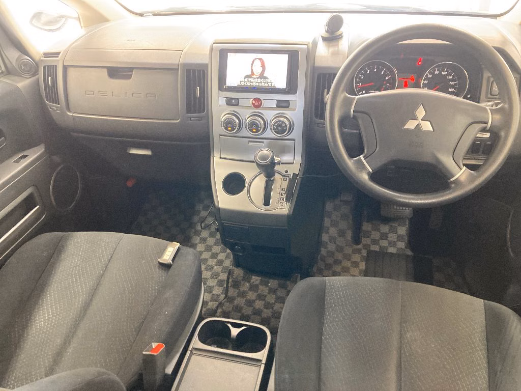 MITSUBISHI DELICA D:5