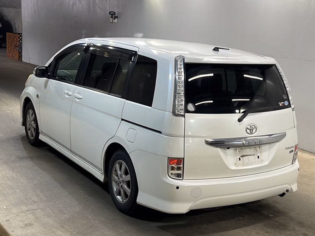 TOYOTA ISIS